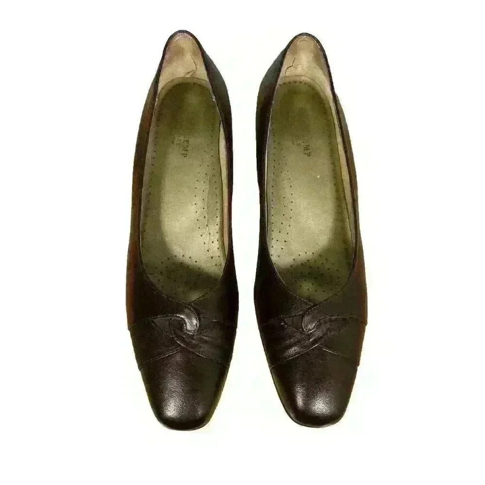 Mark Lemp Classics Beauty closed toe classic pumps Women's Sz US 9.5 Brown